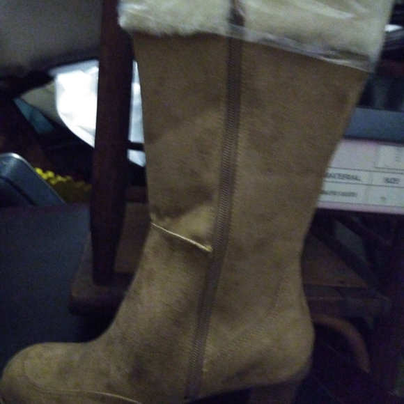 Splash Chunky Heeled Suede like Boots - Picture 4 of 7